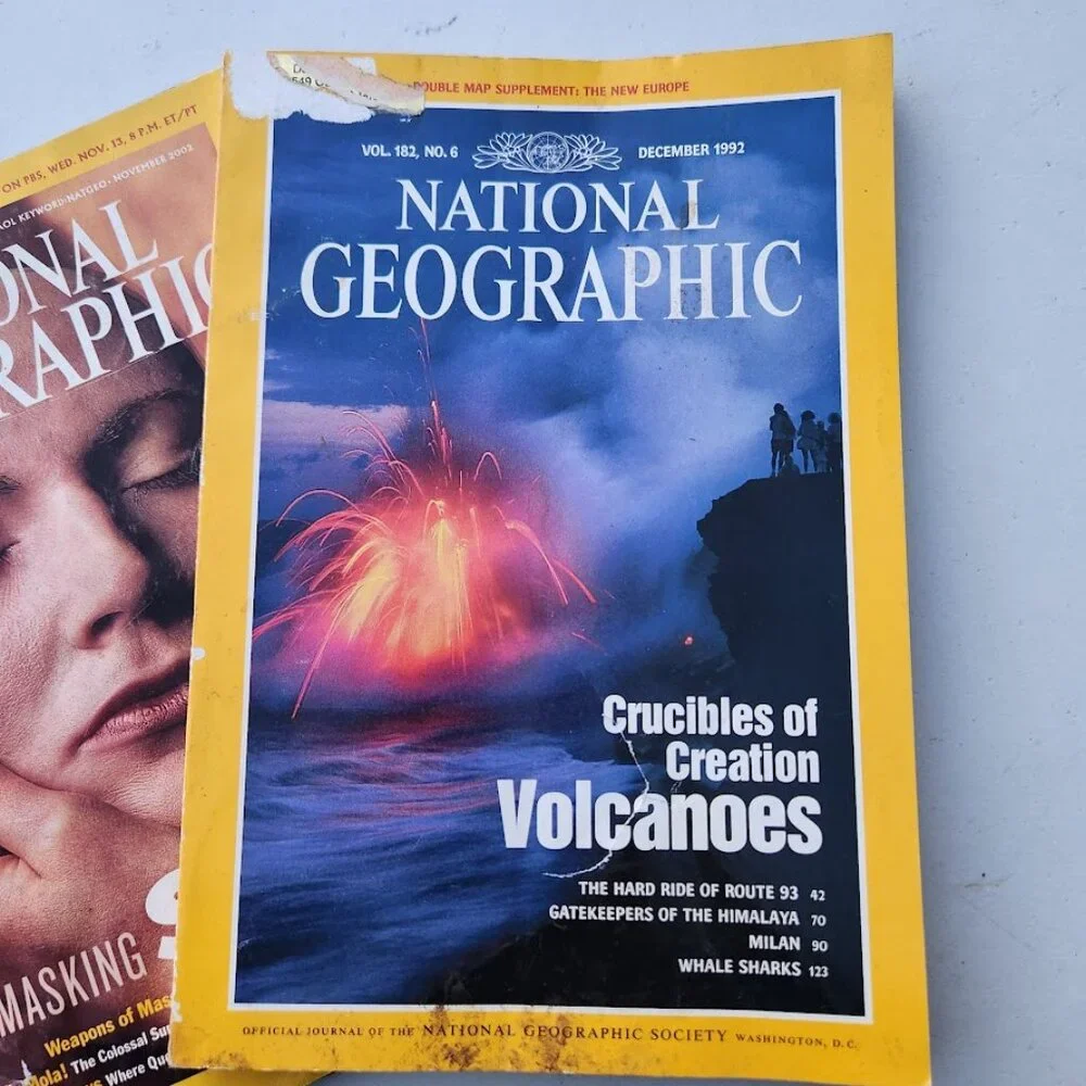 2X Vintage National Geographic Magazine Bundle Set Magazines Random 2 Magazines